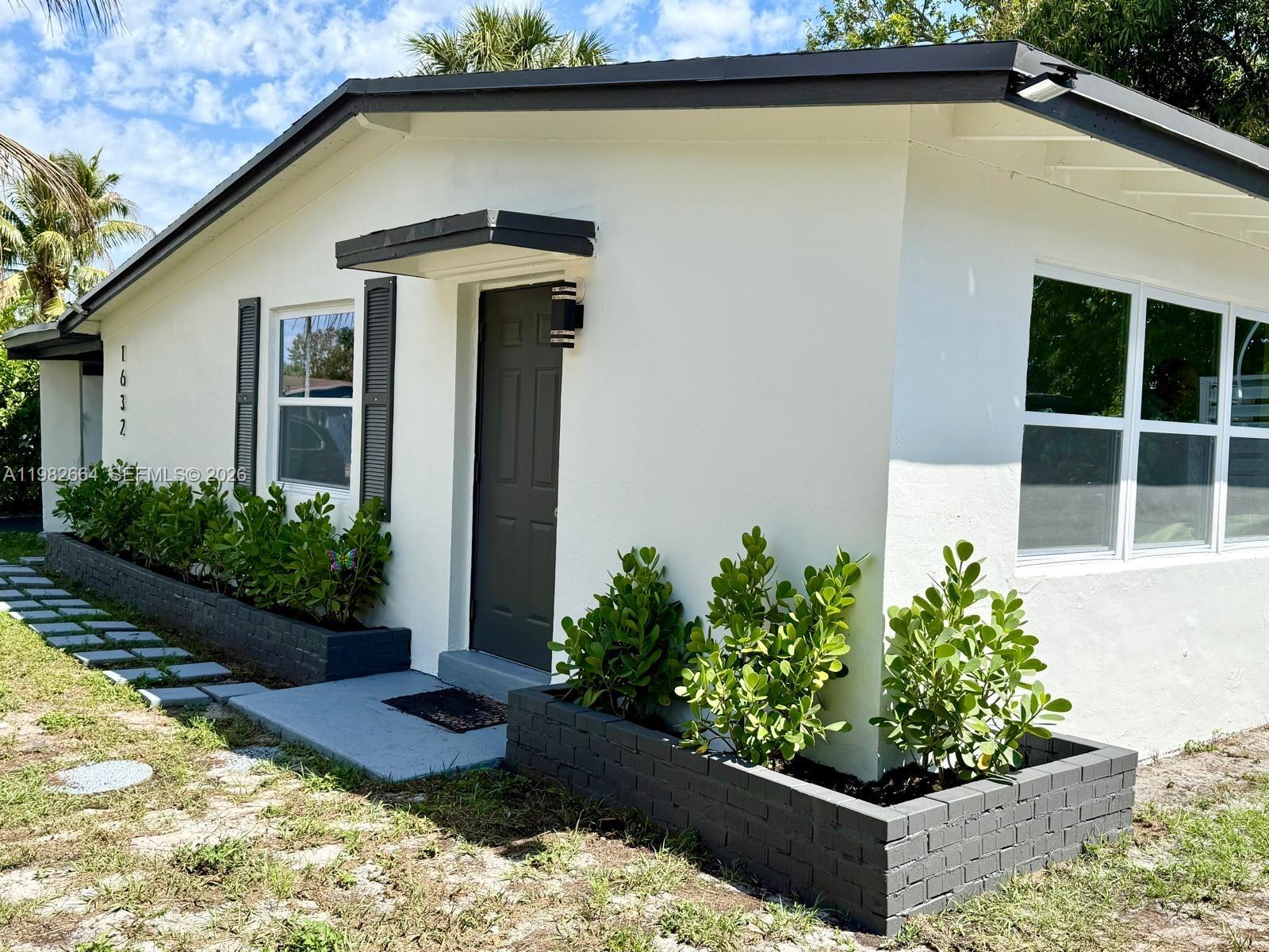 LAUDERDALE MANORS RESUB O - Residential