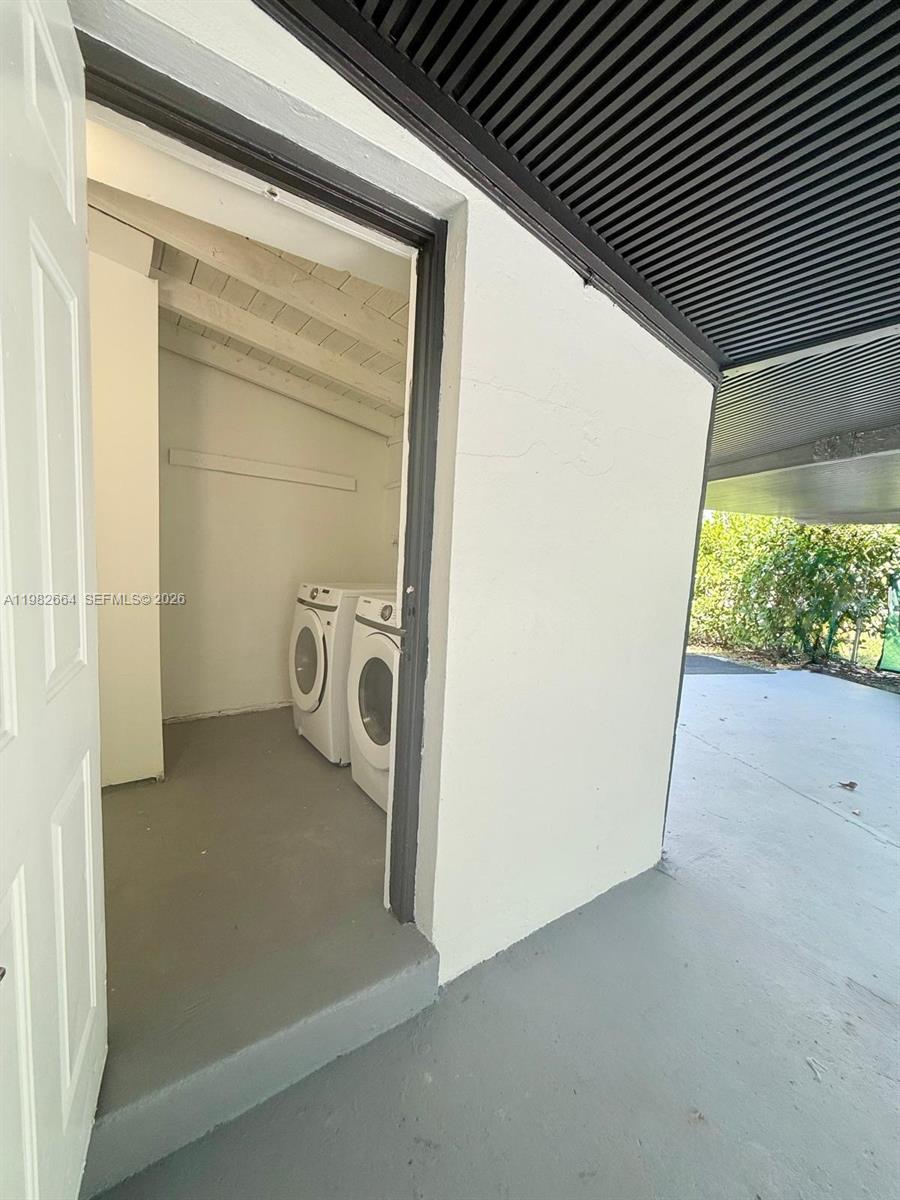 LAUDERDALE MANORS RESUB O - Residential