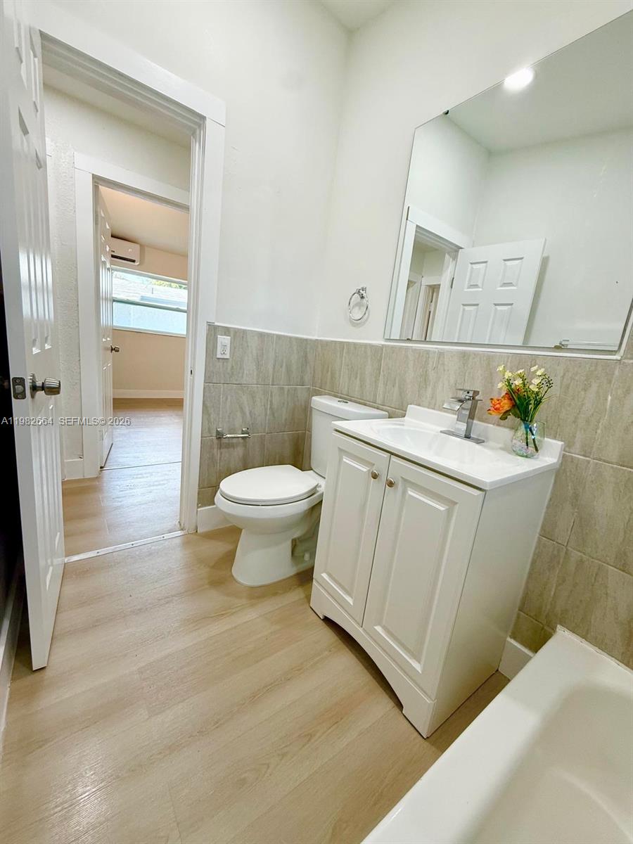 LAUDERDALE MANORS RESUB O - Residential