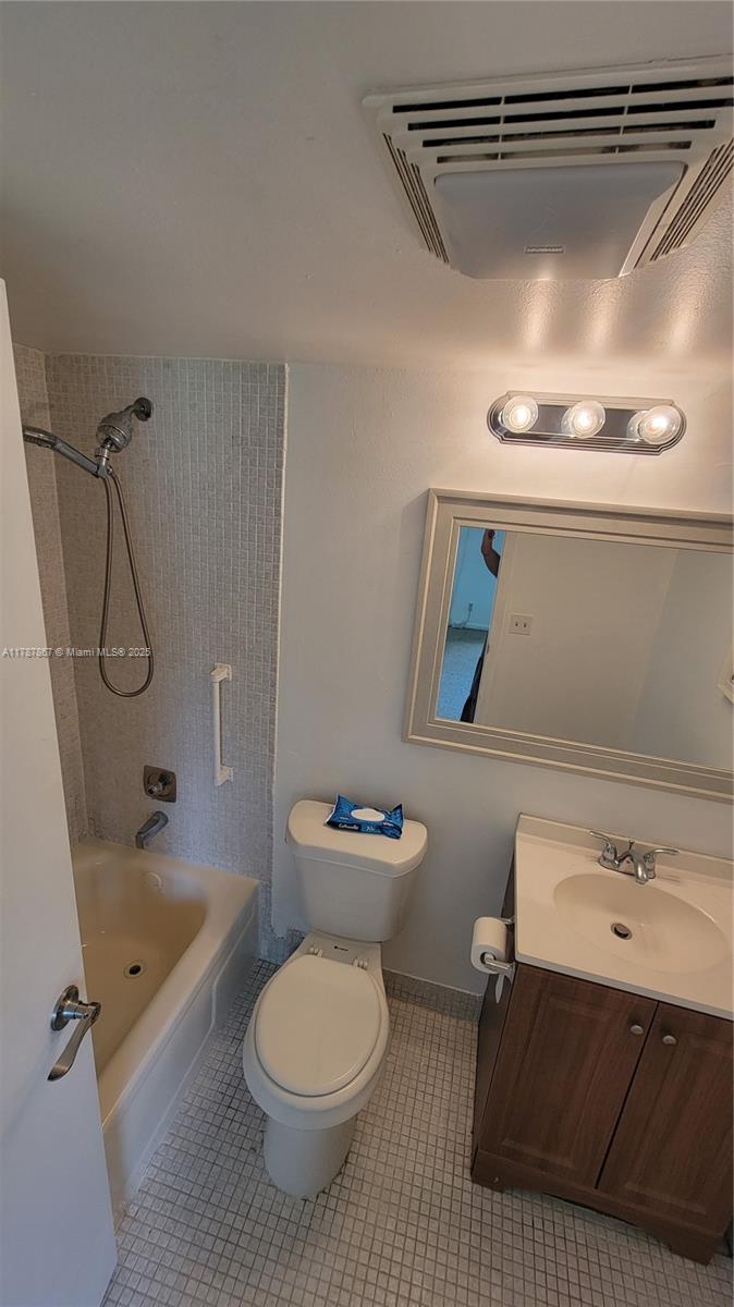 MANSFIELD AT CENTURY VILL - Residential Lease