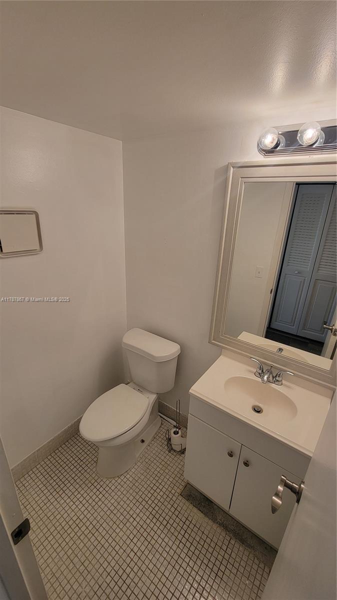 MANSFIELD AT CENTURY VILL - Residential Lease