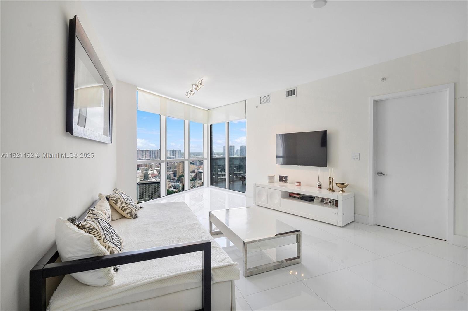 Property for Sale at 18201 Collins Ave 2008, Sunny Isles Beach, Miami-Dade County, Florida - Bedrooms: 1 
Bathrooms: 2  - $845,000