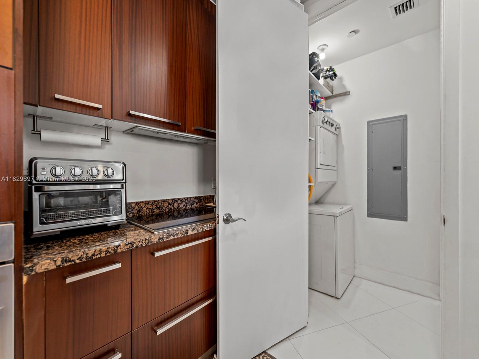 TDR TOWER II CONDO - Residential