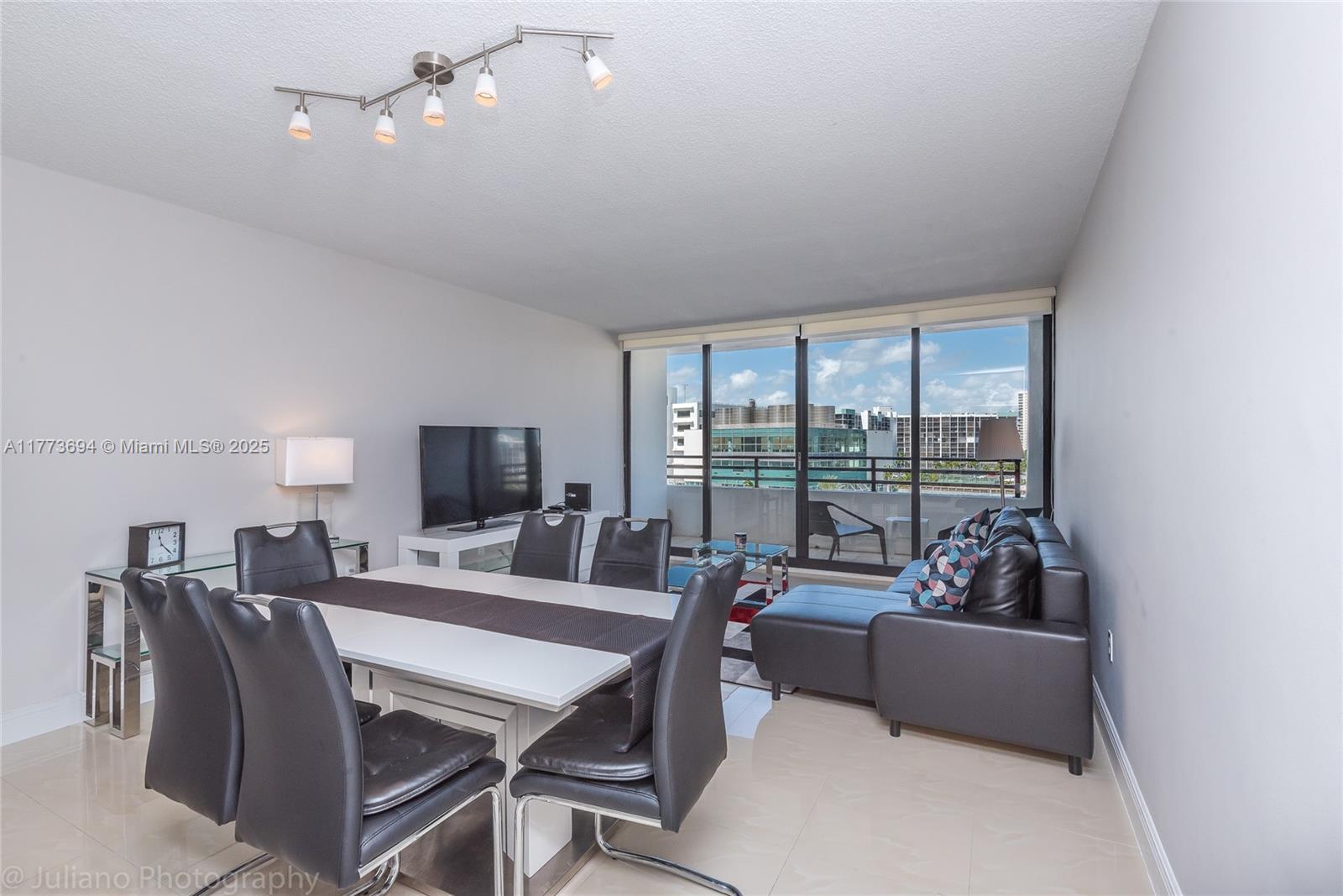 ALEXANDER TOWERS CONDO - Residential Lease