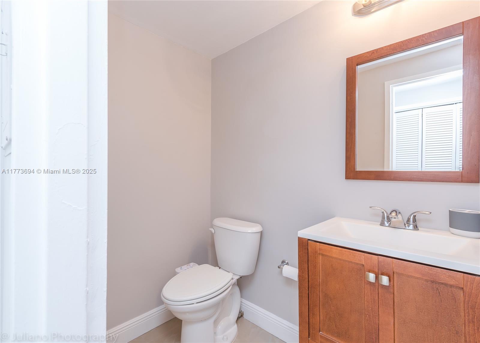 ALEXANDER TOWERS CONDO - Residential Lease