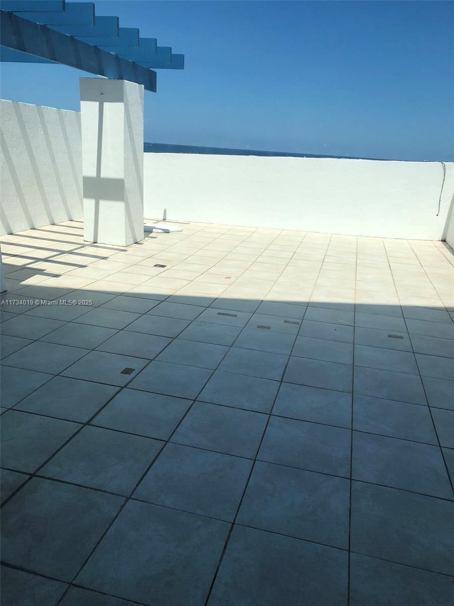 Property for Sale at 7600 Collins Ave 1008, Miami Beach, Miami-Dade County, Florida - Bedrooms: 1 
Bathrooms: 2  - $750,000