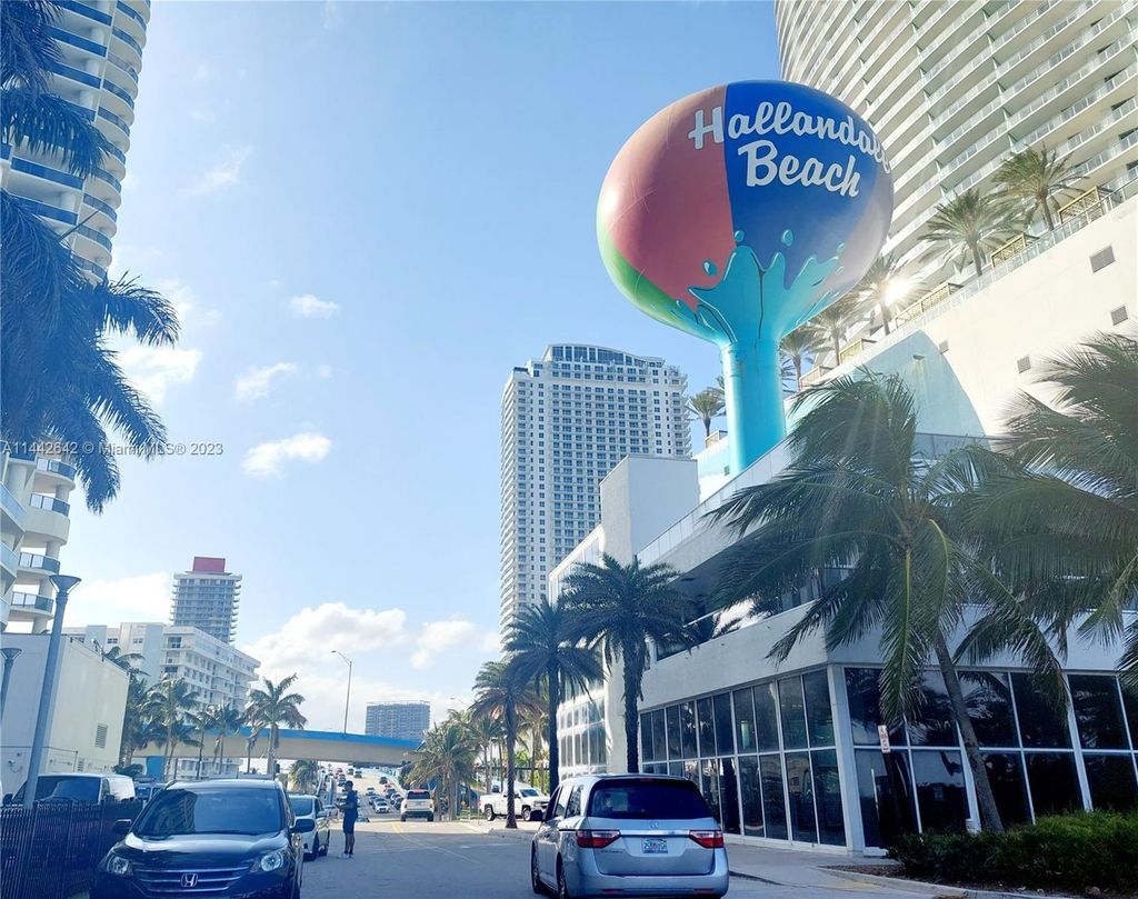 Photo of 233 NE 14th Ave #105, Hallandale Beach, FL 33009 (MLS # A11442642)