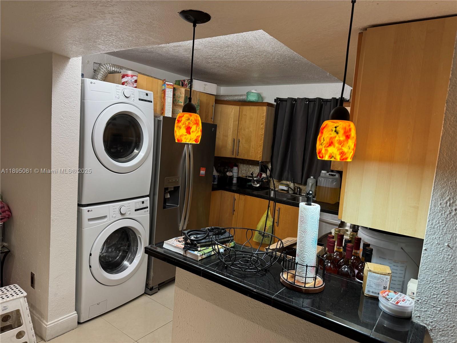 COUNTRY CLUB VILLAS TH CO - Residential