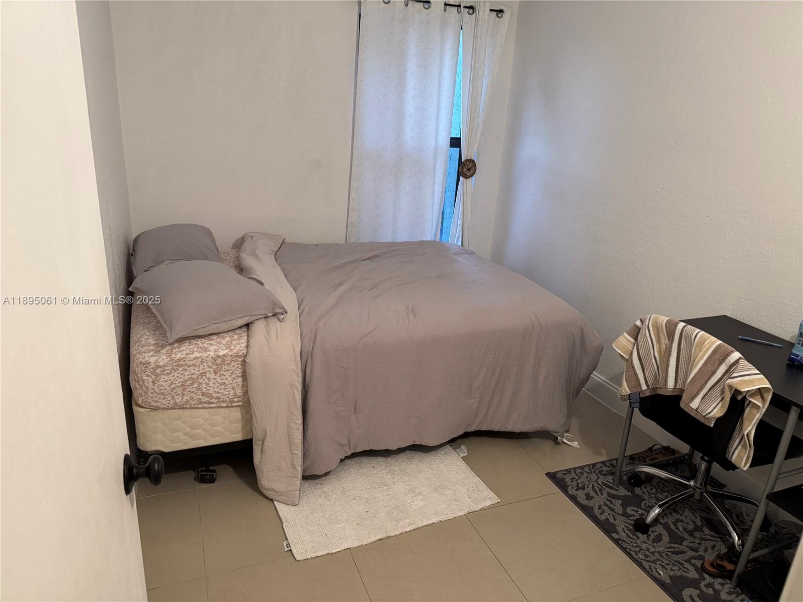 COUNTRY CLUB VILLAS TH CO - Residential