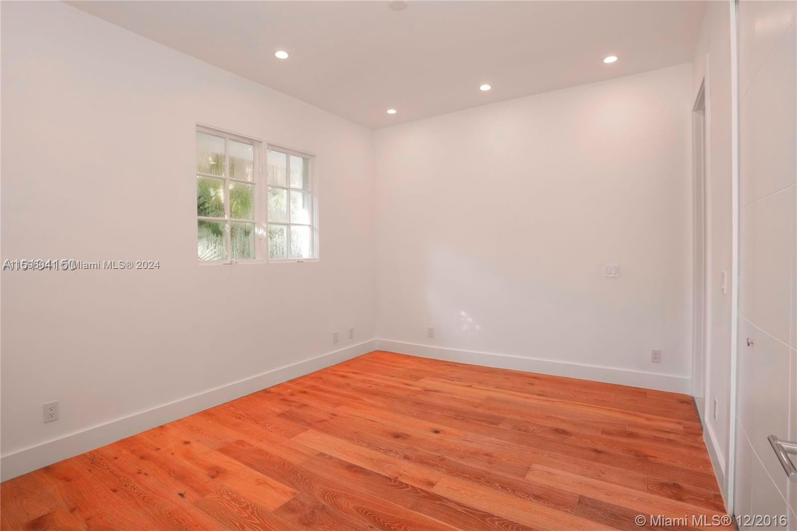 HOLIDAY COLONY - Residential