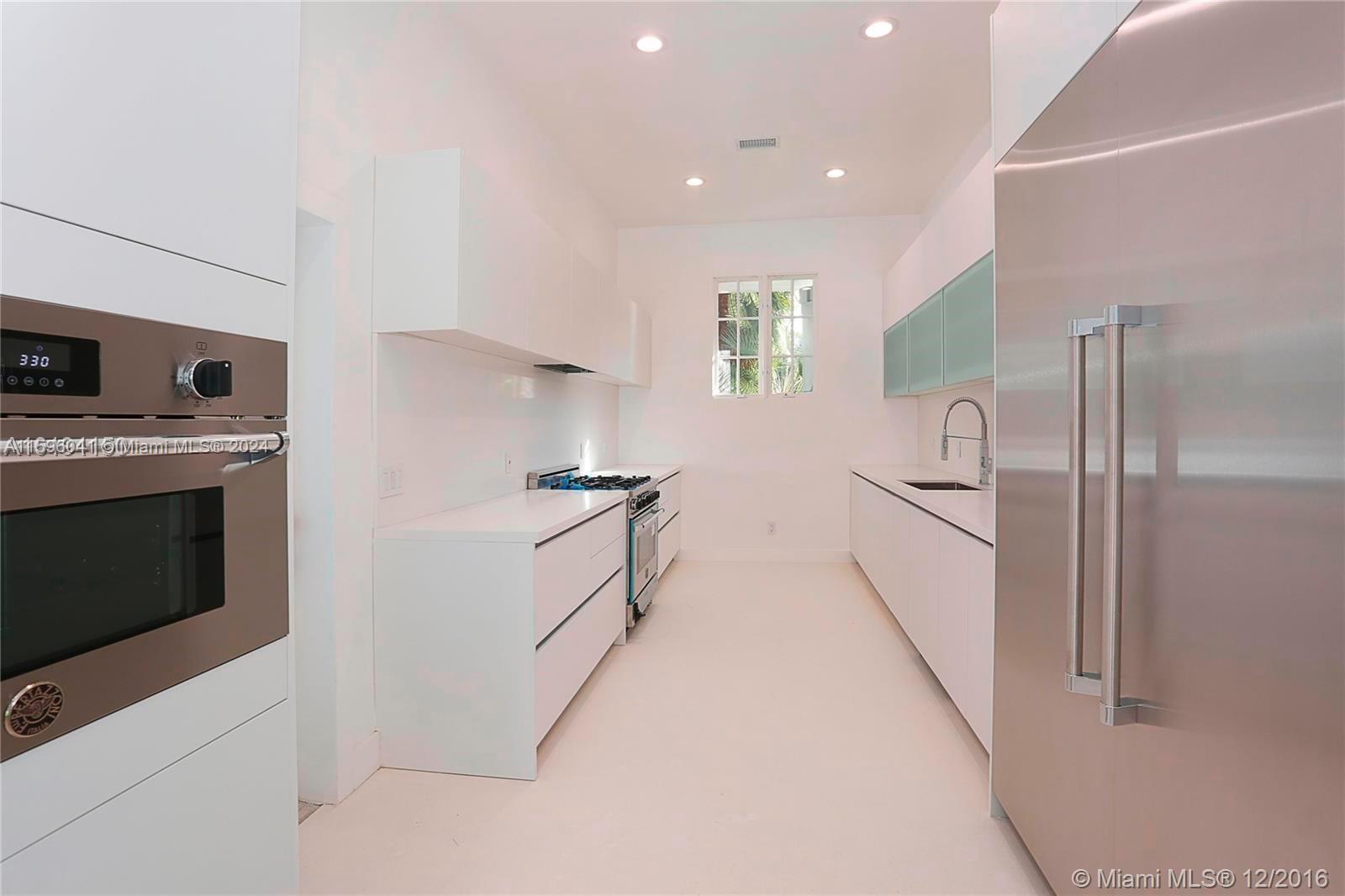 HOLIDAY COLONY - Residential