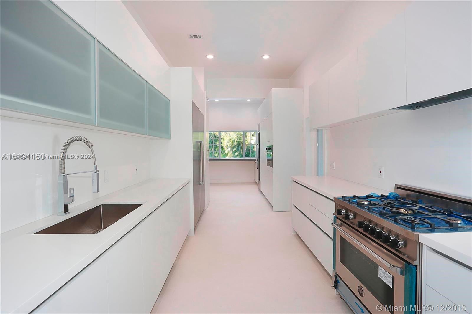 HOLIDAY COLONY - Residential