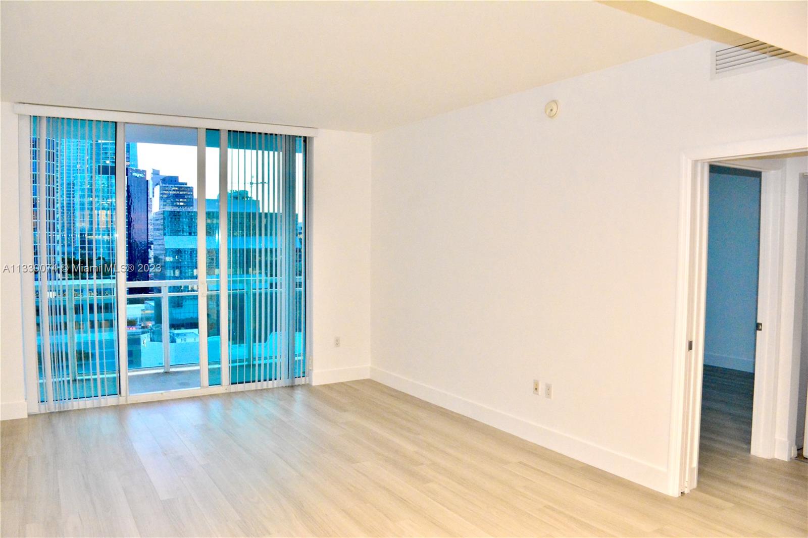 THE PLAZA 851 BRICKELL CO - Residential Lease