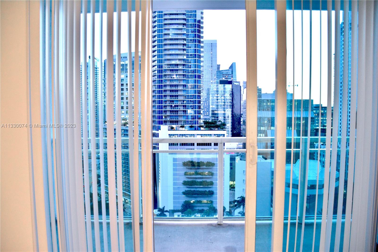 THE PLAZA 851 BRICKELL CO - Residential Lease