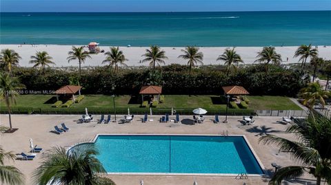 Photo of 2625 Collins Ave #608, Miami Beach, FL 33140 (MLS # A11886588)