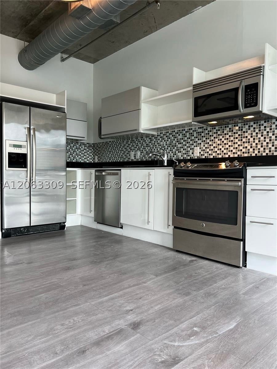 690 SW 1st Ct 1210