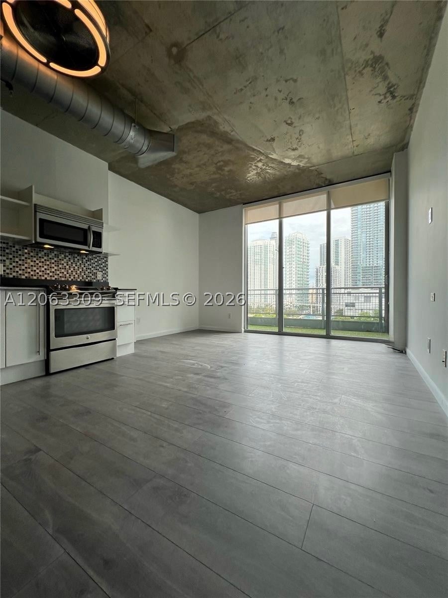 690 SW 1st Ct 1210