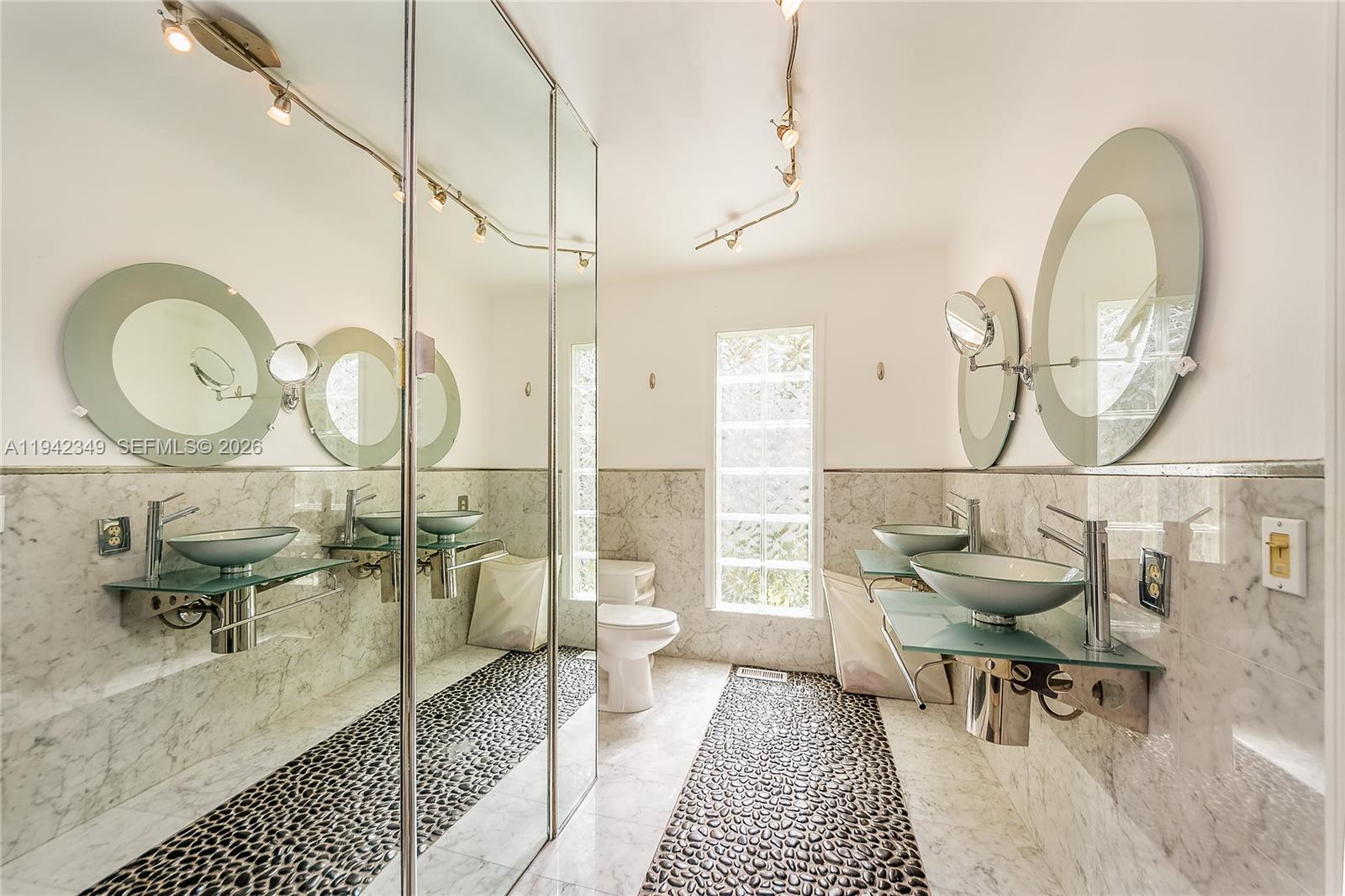 PARK MANOR - Residential