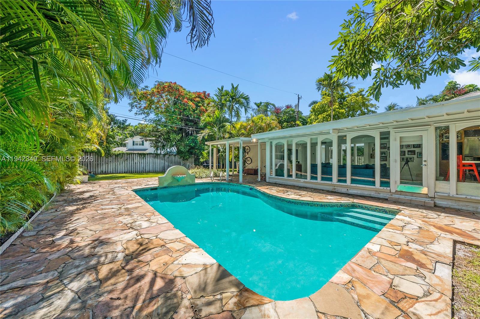 PARK MANOR - Residential