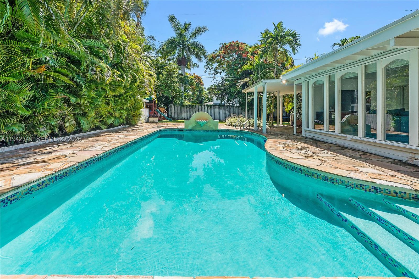 PARK MANOR - Residential