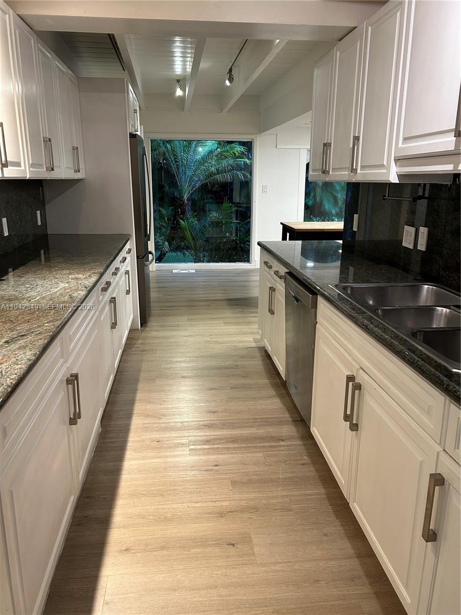 PARK MANOR - Residential