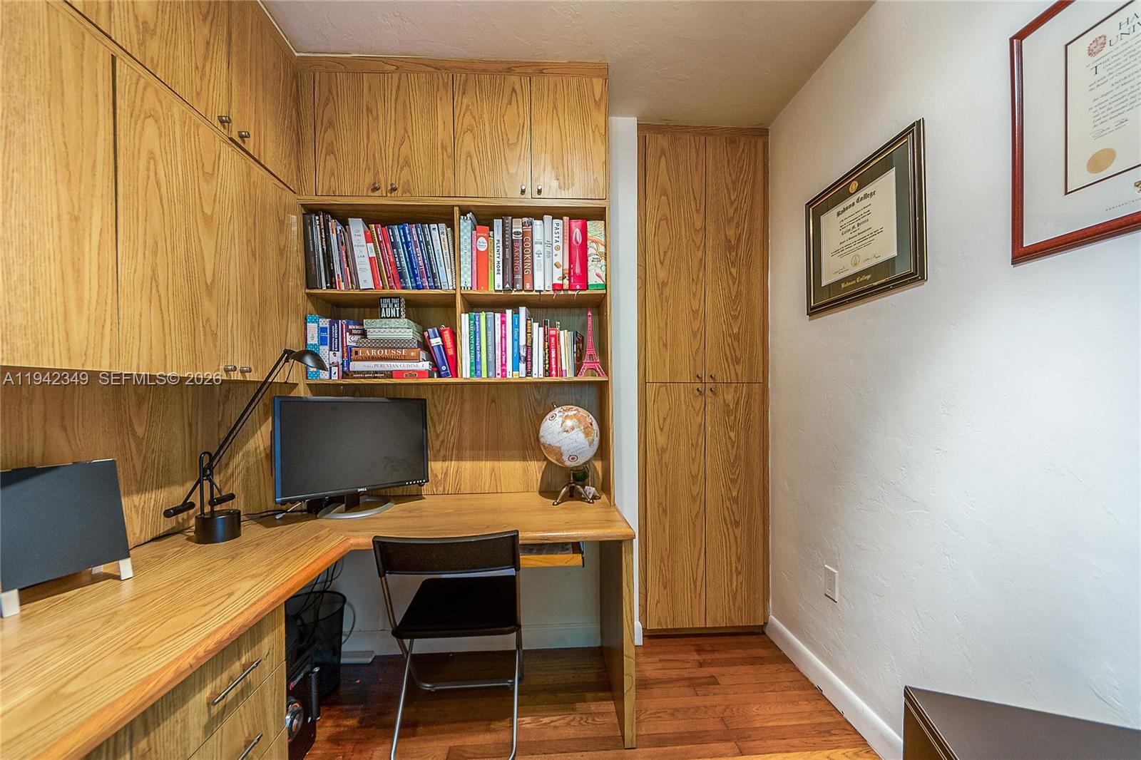 PARK MANOR - Residential