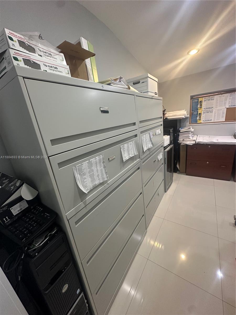 HERITAGE HOMES FIRST ADD - Residential