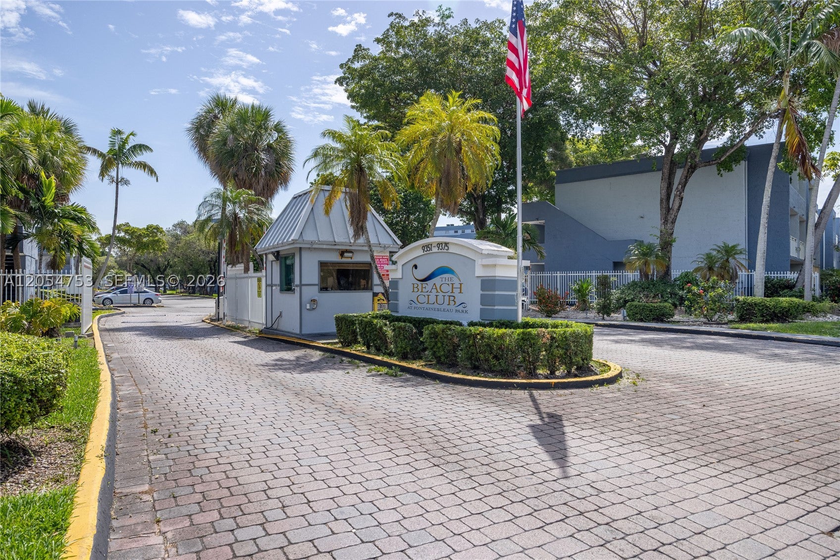 9365 Fontainebleau Blvd