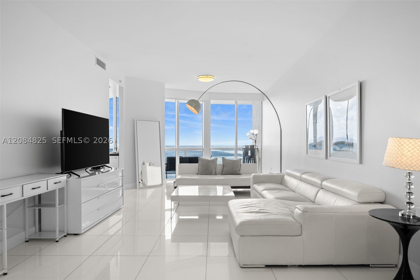 18201 Collins Ave