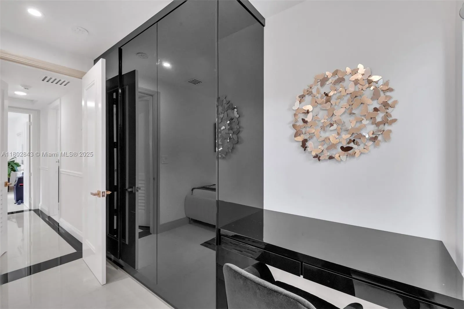 Fort Lauderdale, Florida 33304, United States, 4 Bedrooms Bedrooms, ,3 BathroomsBathrooms,Residential,Active,130112