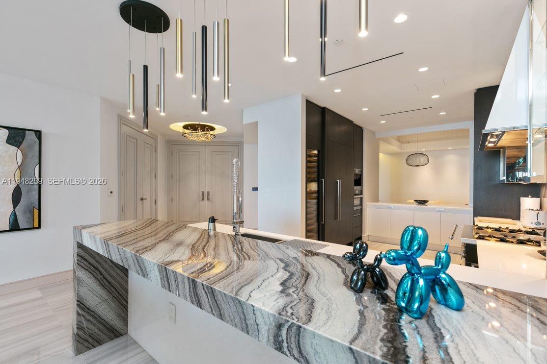 17901 Collins Ave 703