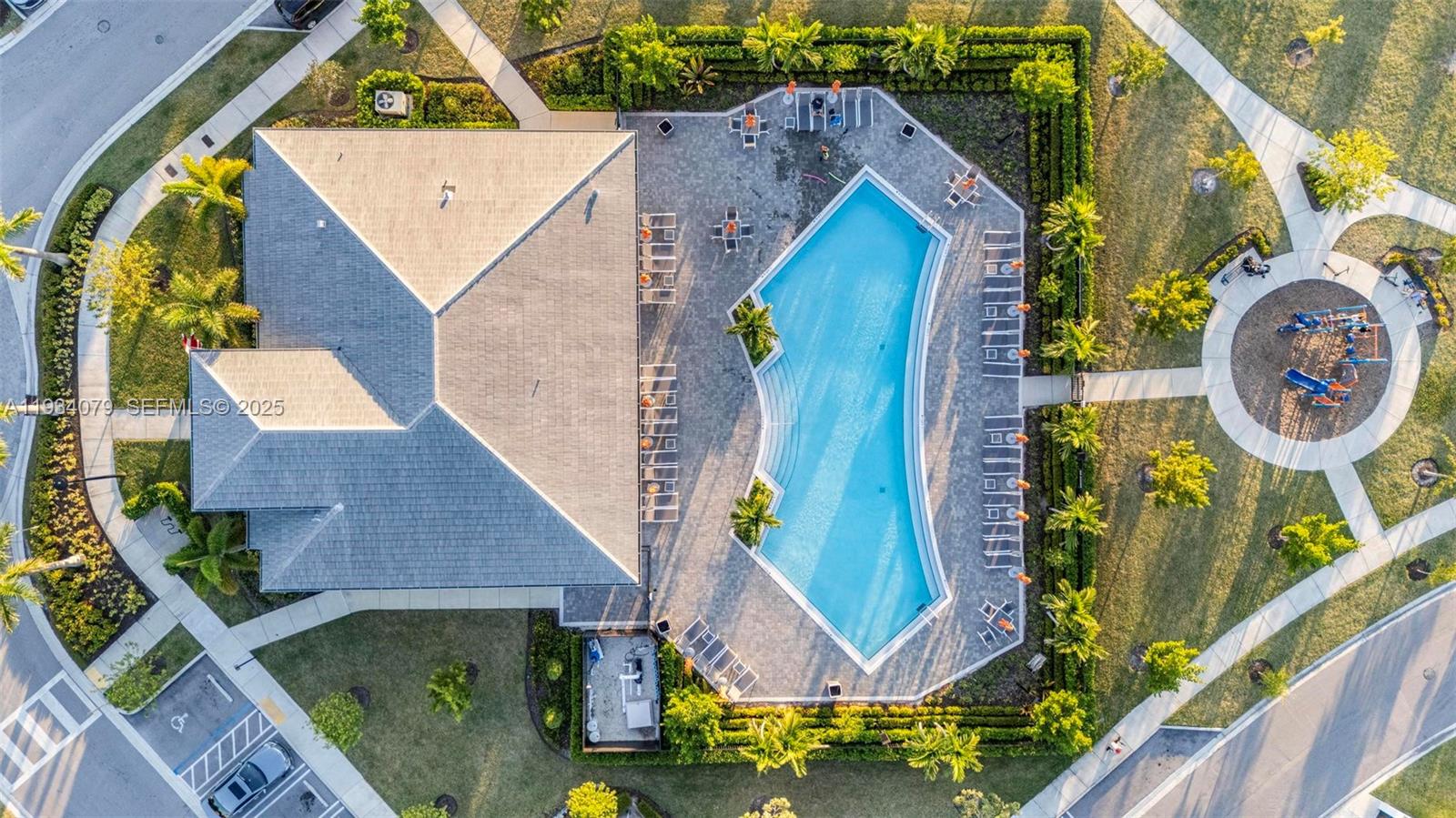 PINE ISLE - Residential