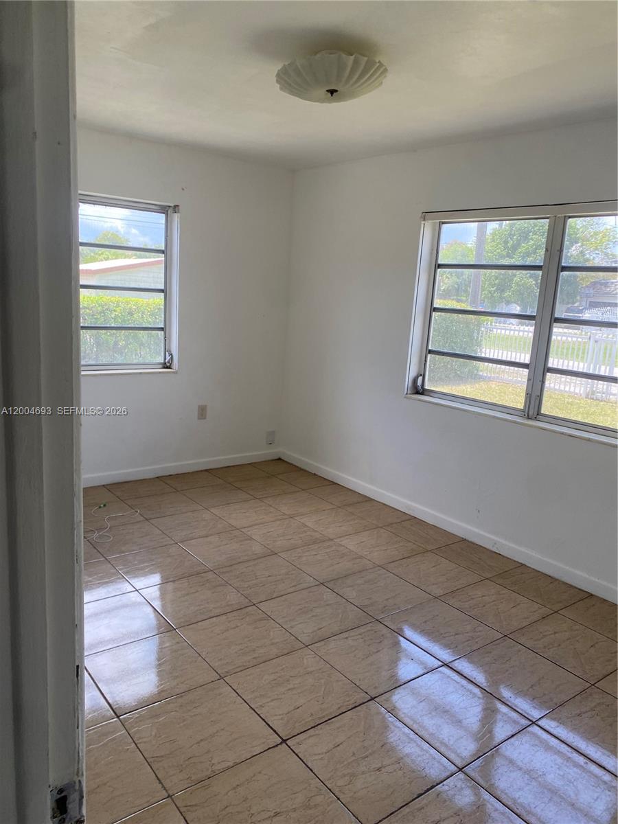 BISCAYNE GARDENS SEC F PT - Residential Lease