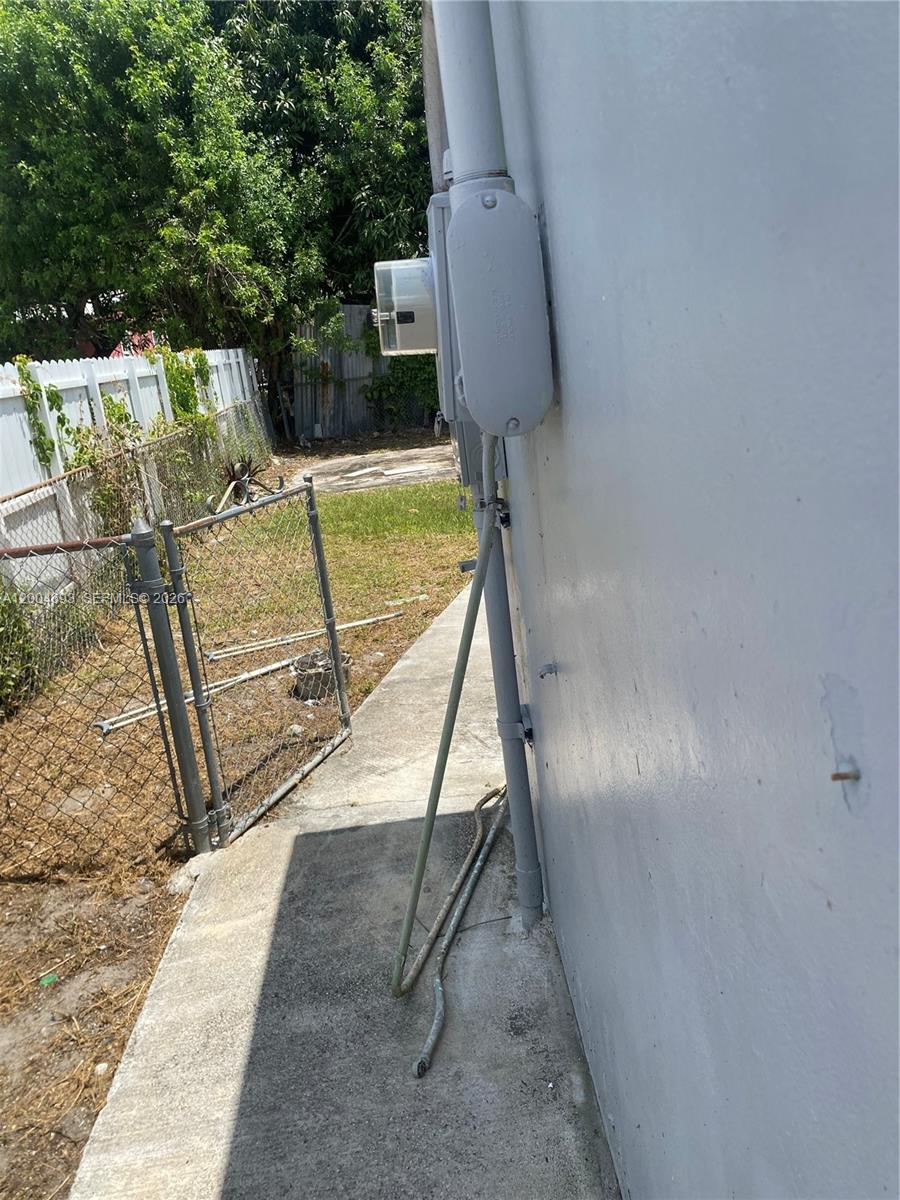 BISCAYNE GARDENS SEC F PT - Residential Lease