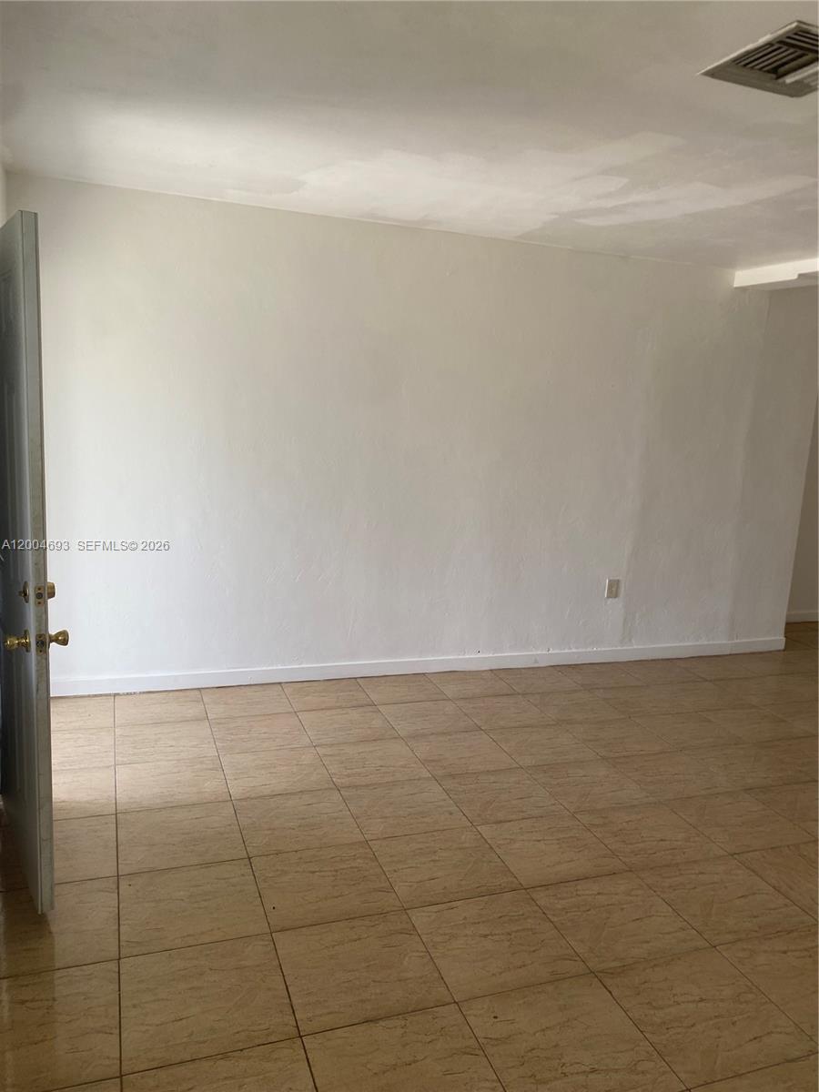 BISCAYNE GARDENS SEC F PT - Residential Lease