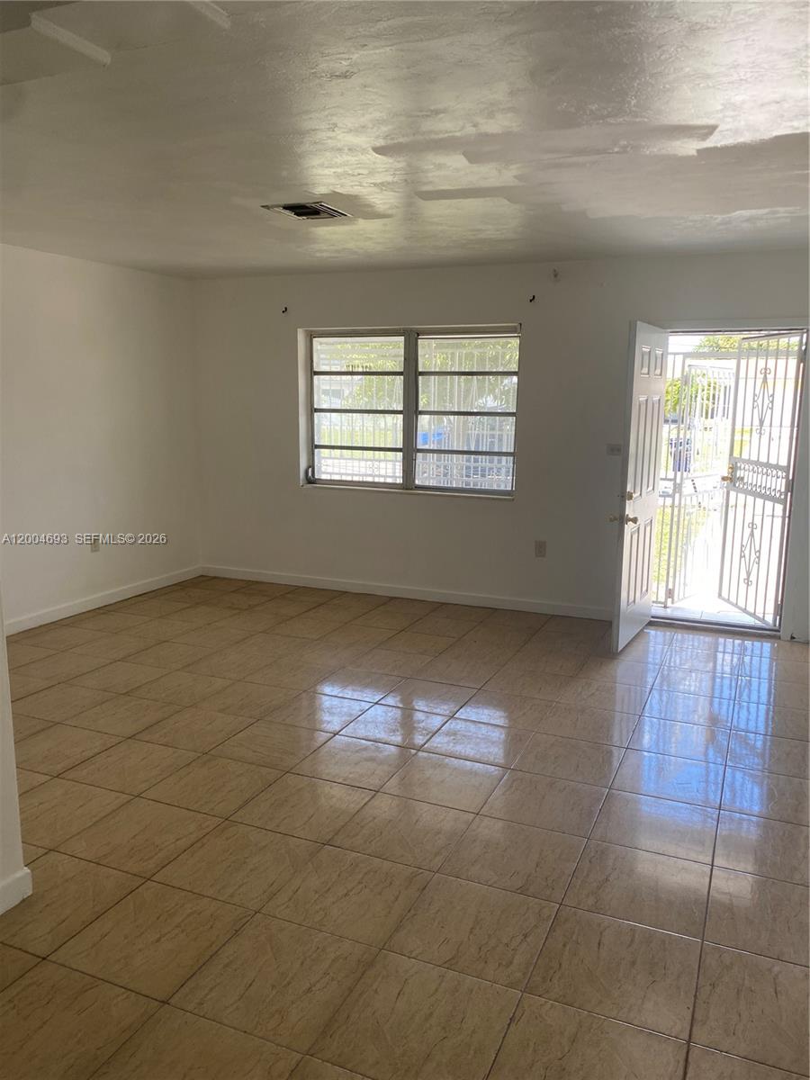 BISCAYNE GARDENS SEC F PT - Residential Lease