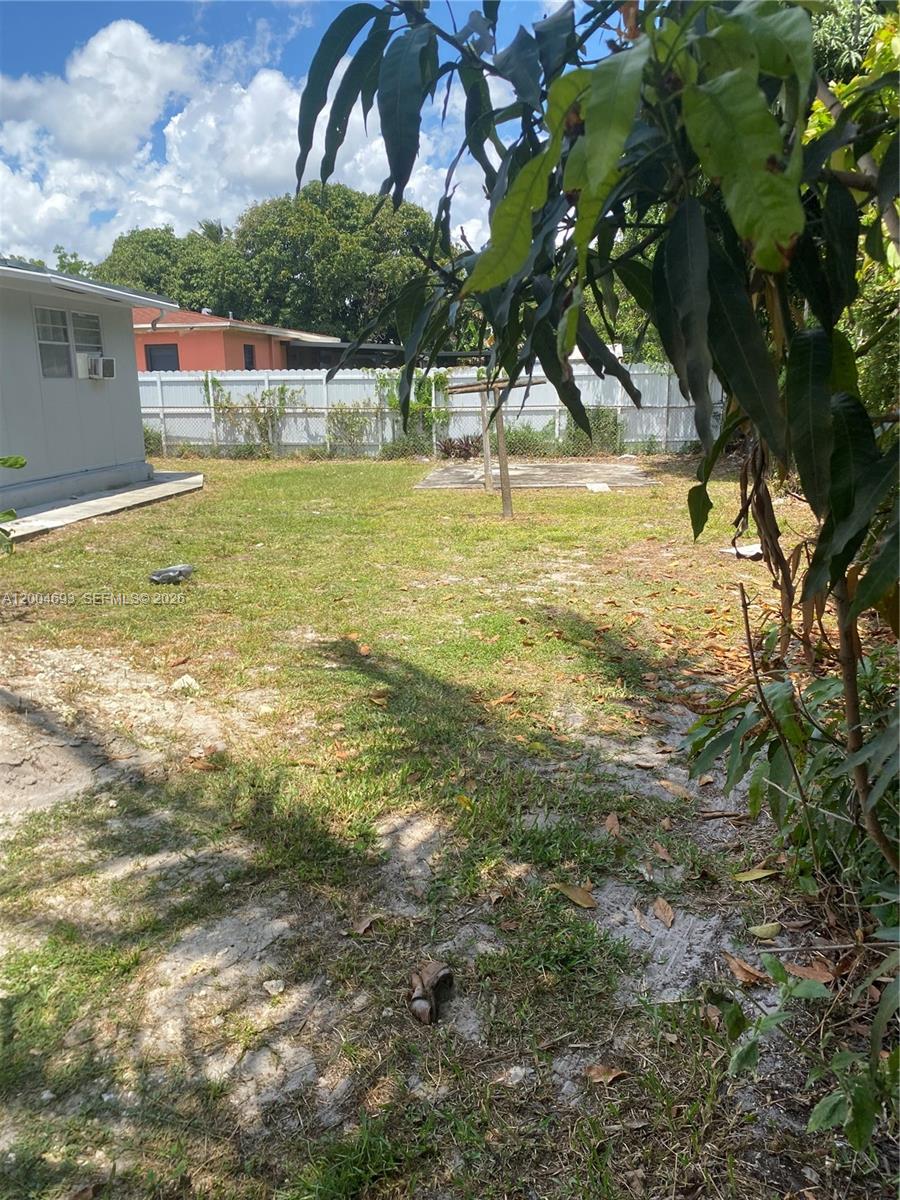 BISCAYNE GARDENS SEC F PT - Residential Lease