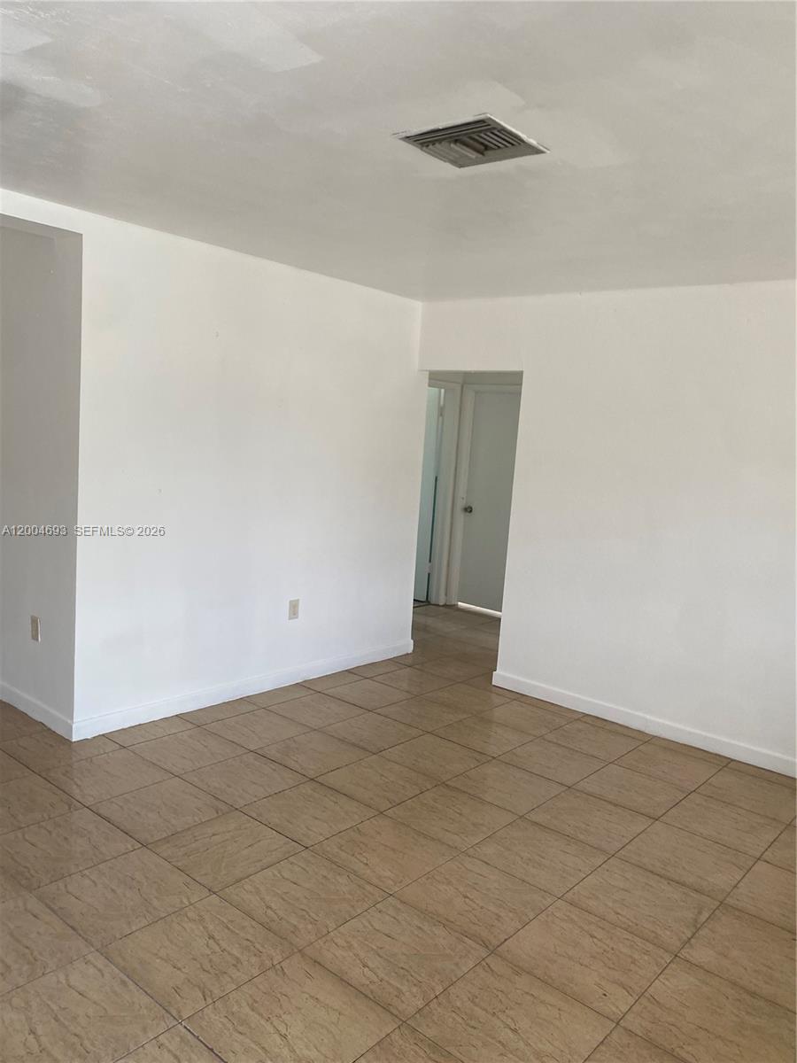 BISCAYNE GARDENS SEC F PT - Residential Lease