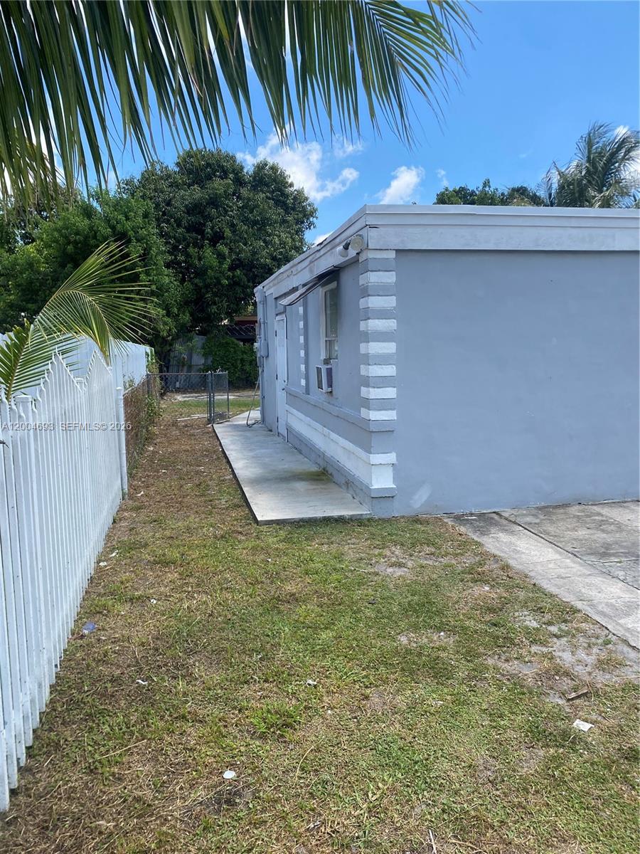 BISCAYNE GARDENS SEC F PT - Residential Lease