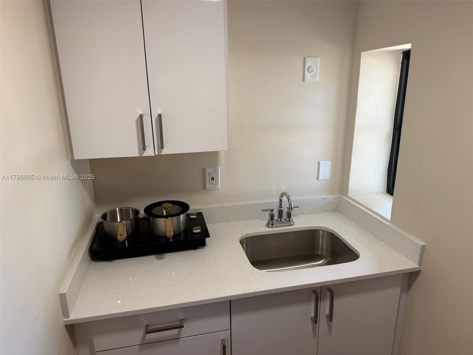 Rental Property at Address Not Disclosed, Hollywood, Broward County, Florida - Bedrooms: 1 
Bathrooms: 1  - $1,250 MO.