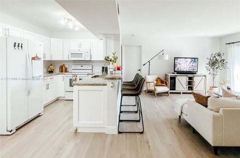 200 W Palm Cir W 203 Pembroke Pines FL 33025