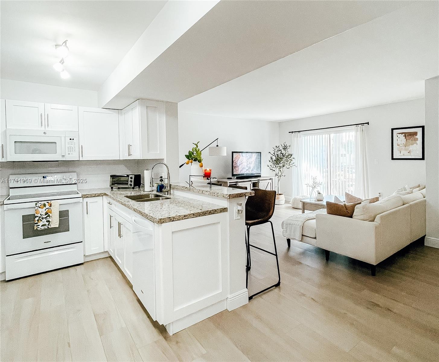200 W Palm Cir W 203