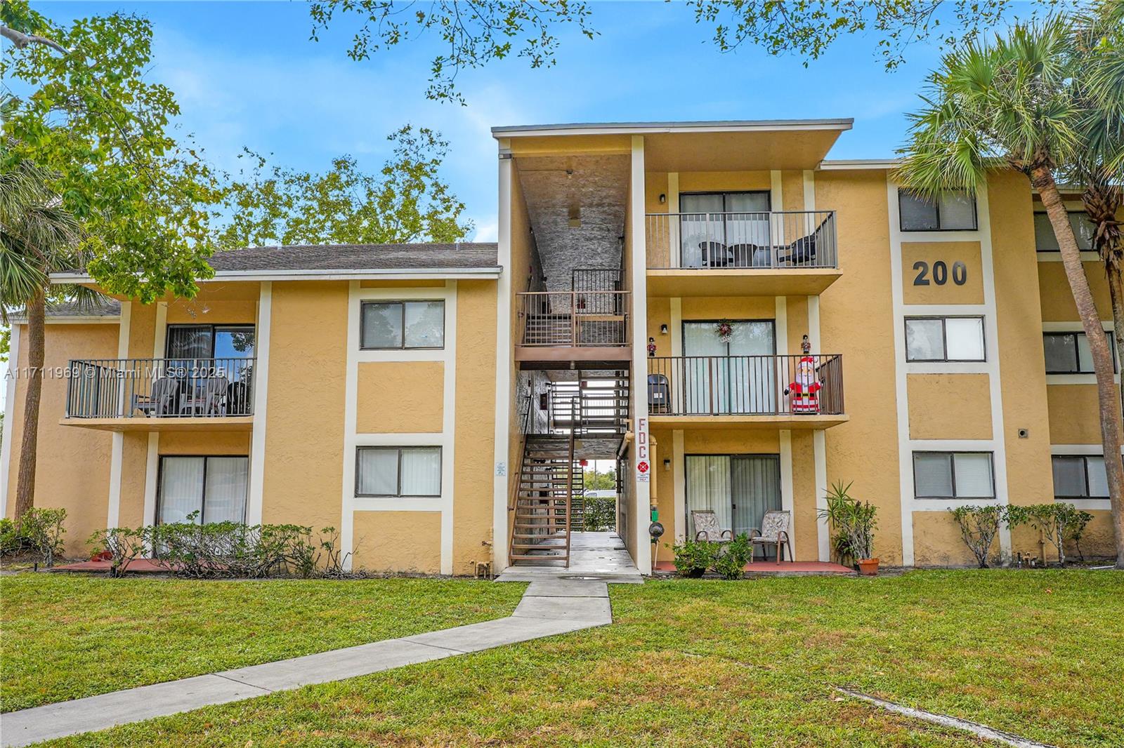 PALMS OF PEMBROKE CONDO - Residential