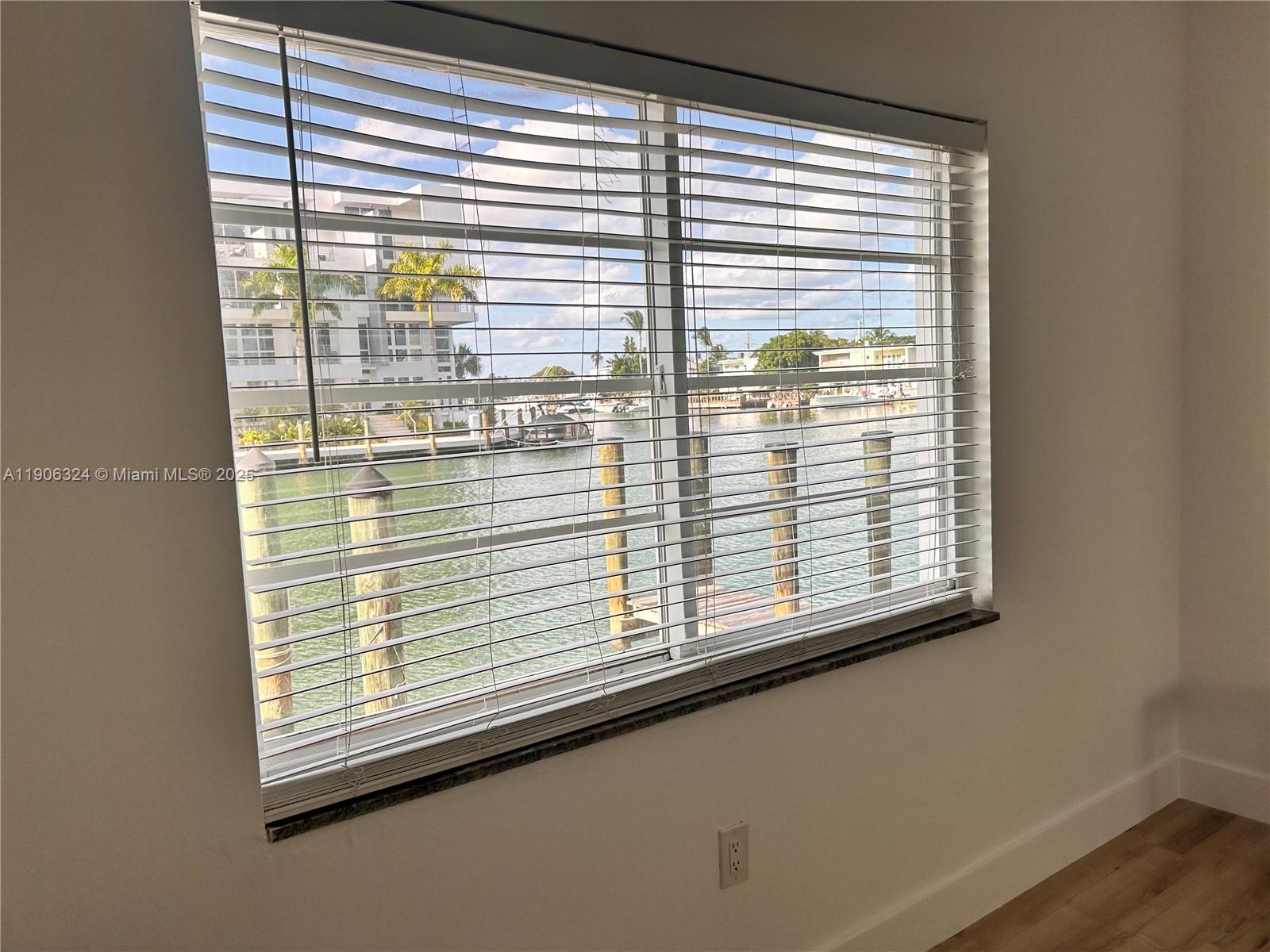 ISLAND POINT SOUTH CONDO - Residential