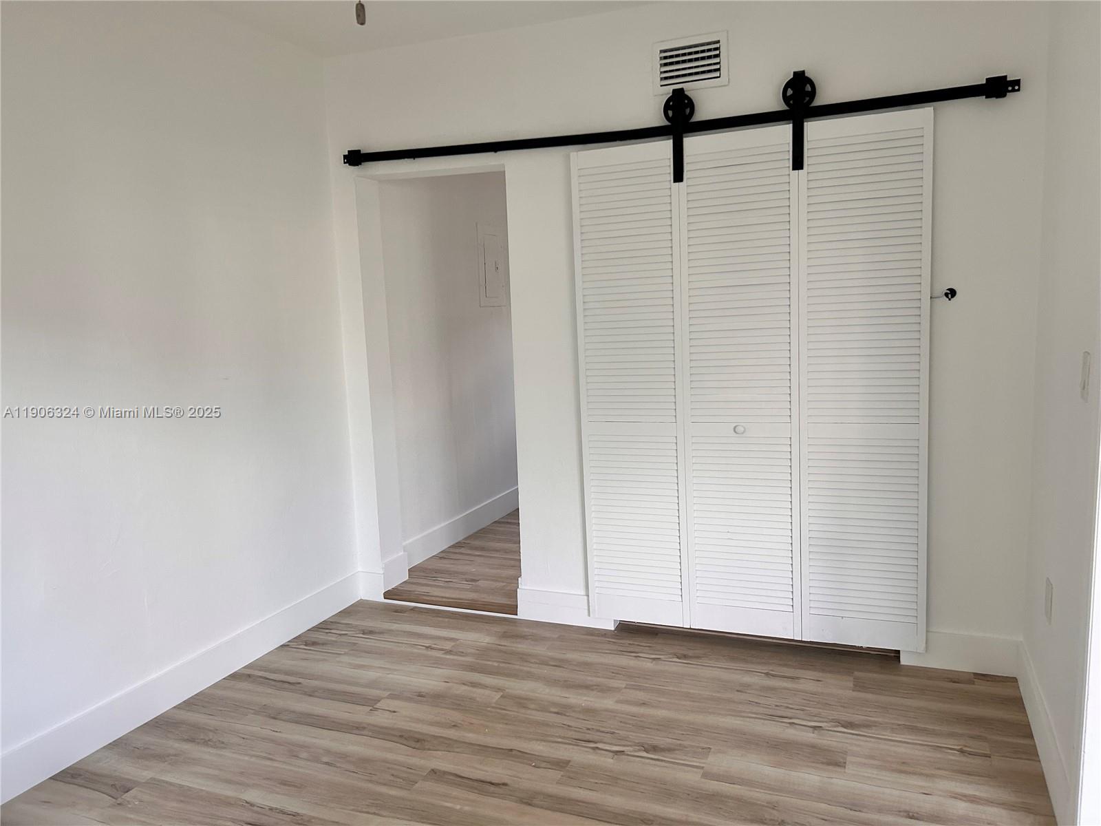 ISLAND POINT SOUTH CONDO - Residential