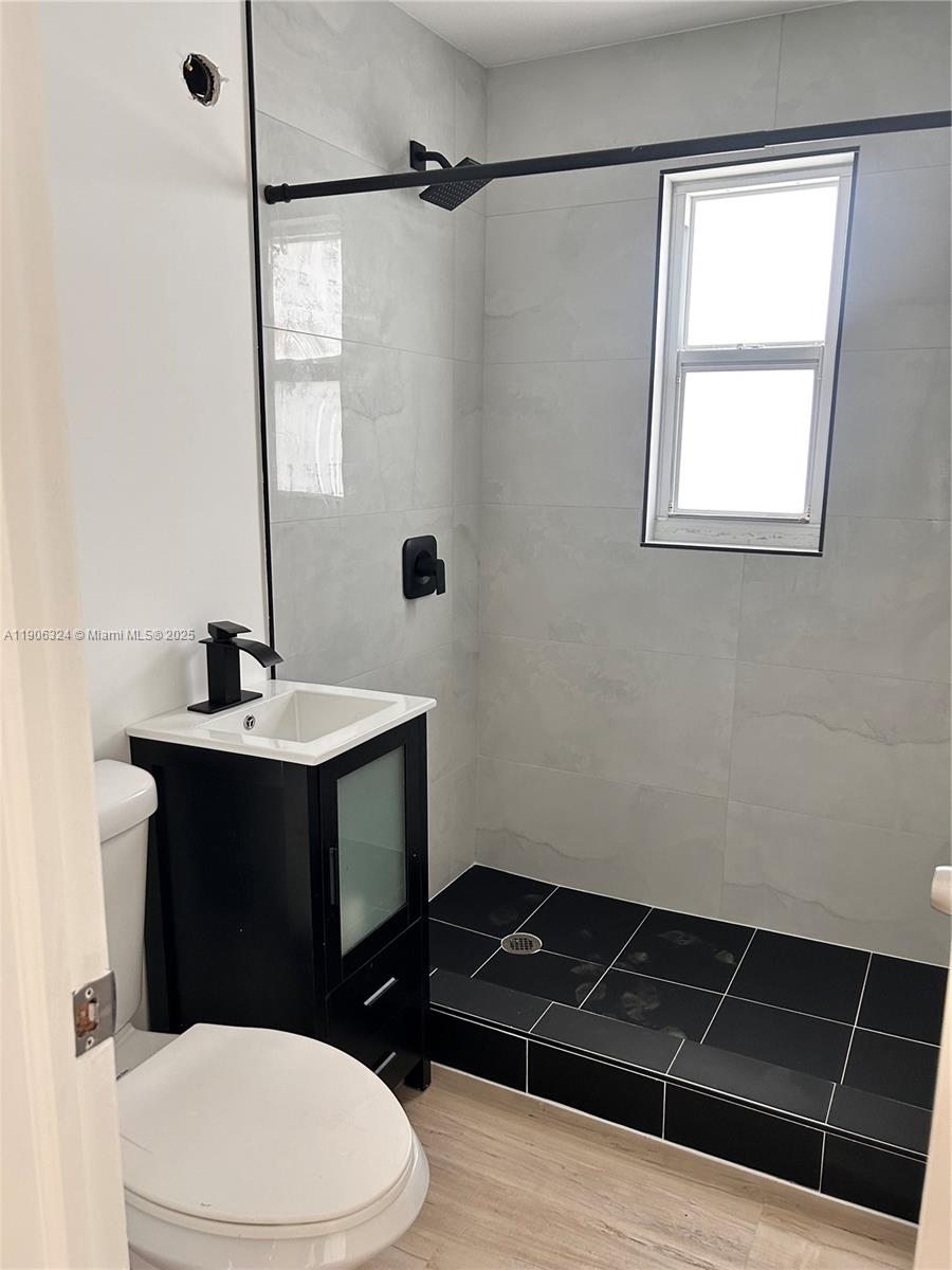 ISLAND POINT SOUTH CONDO - Residential