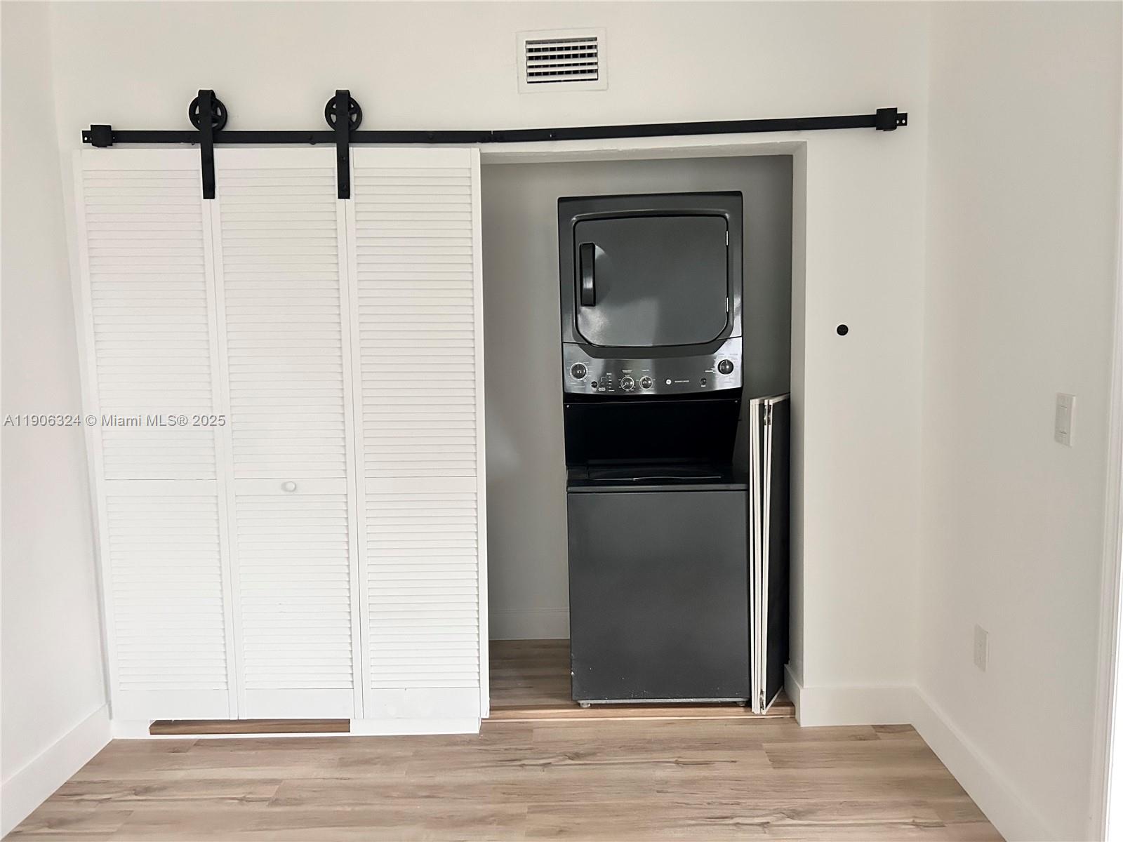 ISLAND POINT SOUTH CONDO - Residential