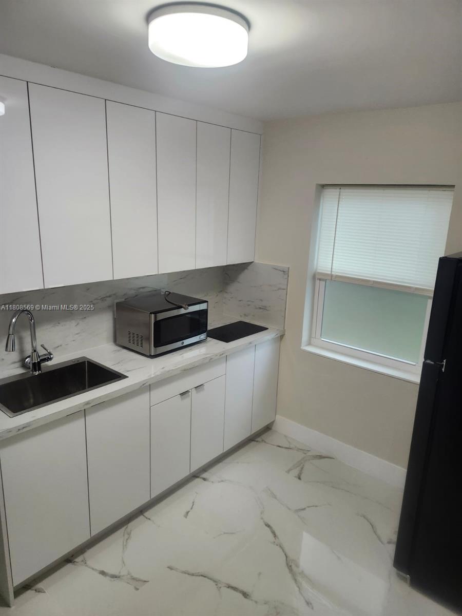 Rental Property at 3130 Nw 160th St, Miami Gardens, Broward County, Florida - Bedrooms: 2 
Bathrooms: 1  - $2,000 MO.