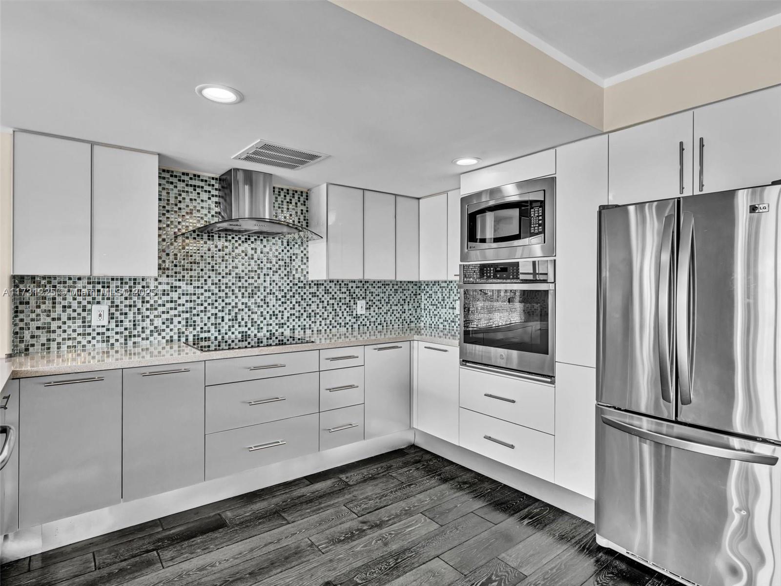 230 174th St 2117