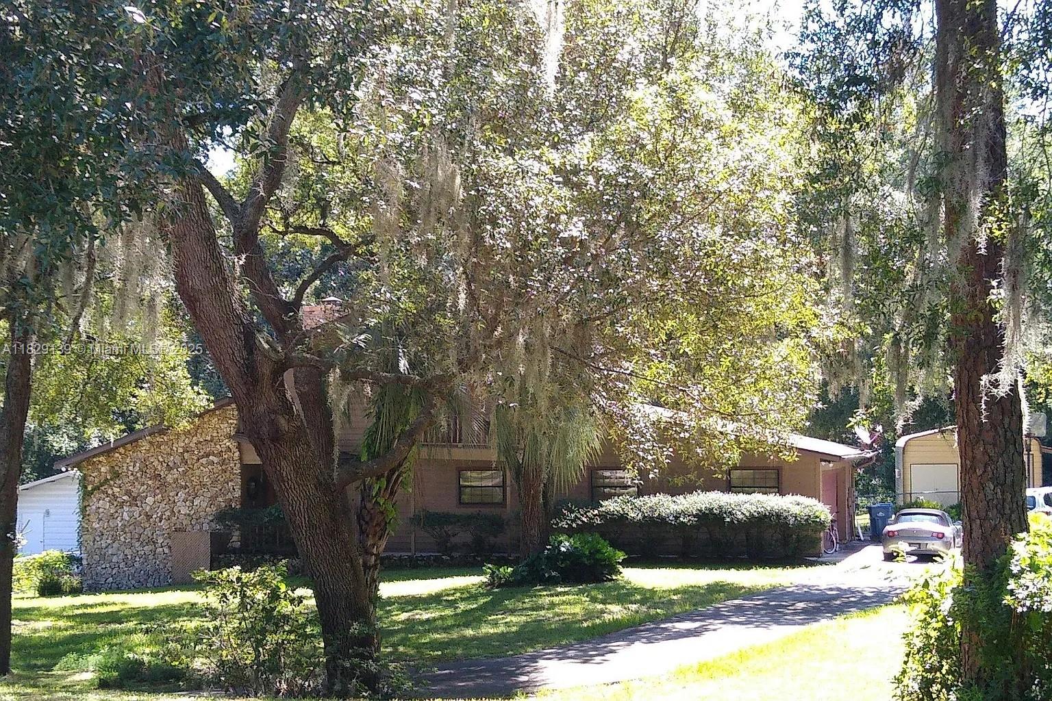 5025 Deleon Oaks Ct